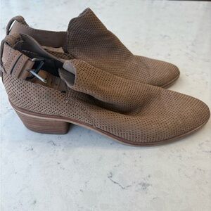 Dolce Vita Tan Perforated Ankle Booties, Sz 8.5